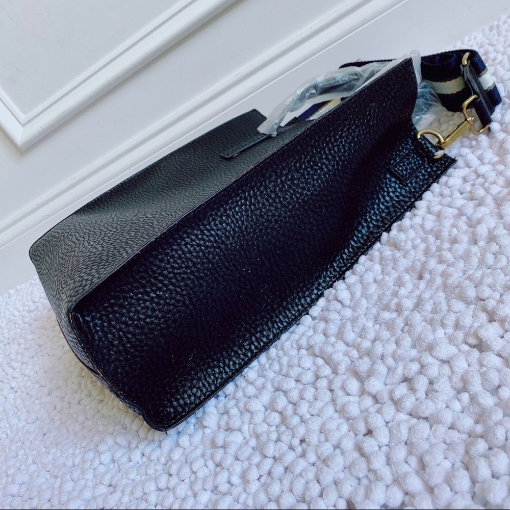 Barneys New York
100% Leather Satchel black - Picture 11 of 13